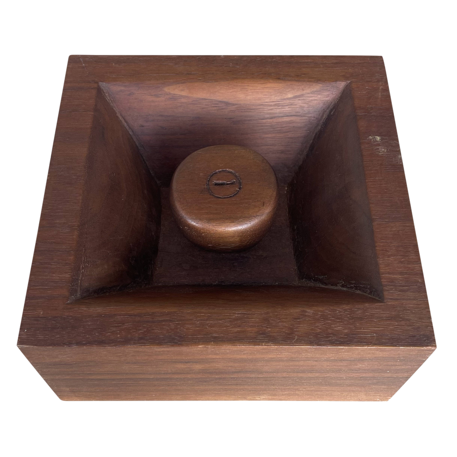 Doorknob Design Wooden Object