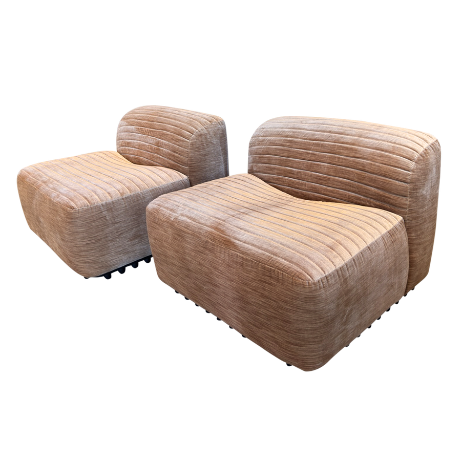 Pair of Champagne Velvet Slipper Chairs by Titina Ammannati and Gianpiero Vitelli for Brunati Italia