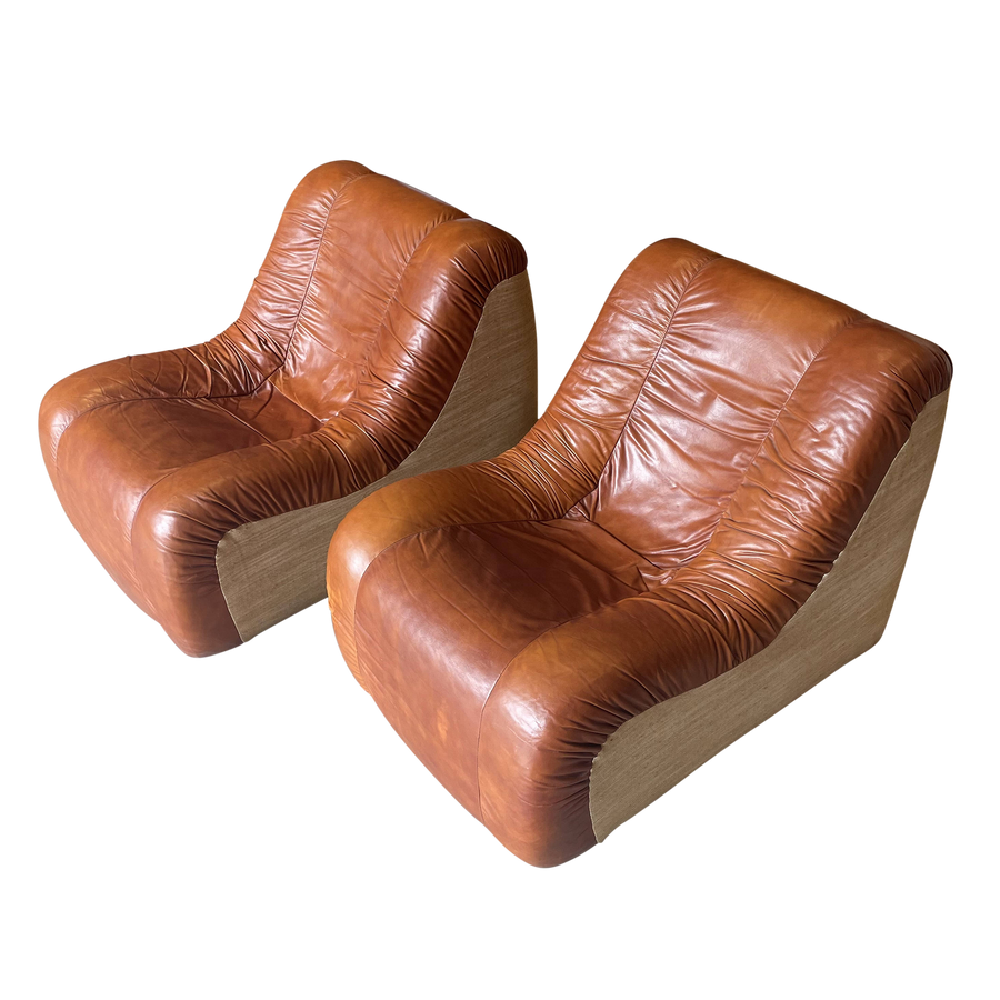 Vintage Italian Cognac Leather and Sand Colored Linen Fabric Lounge Chairs